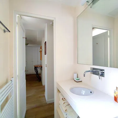 Rue De L'universite - 7 Apartment *