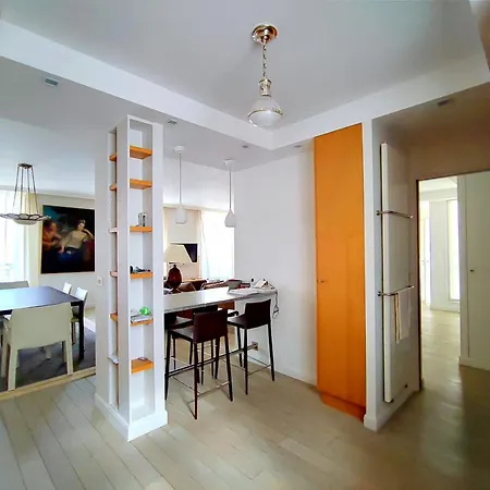 Apartment Rue De L'universite - 7 *