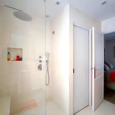 Apartment Rue De L'universite - 7 *