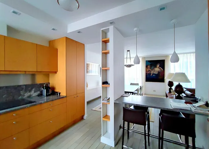 Rue De L'universite - 7 Apartment *