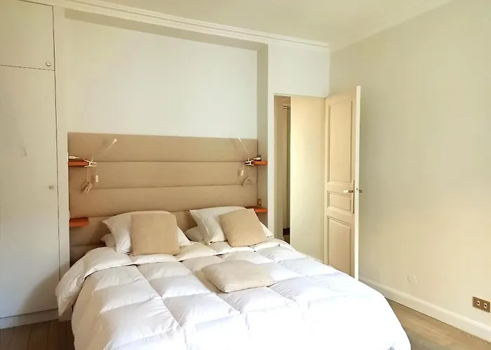 Rue De L'universite - 7 Apartman Párizs